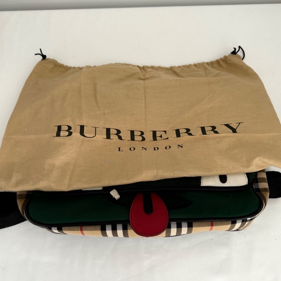 Burberry Children's backpack with a monster. - Picture 12 of 12